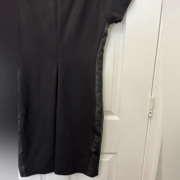 Theory Leather Side Panel Short Sleeve Black Sheath Mini Dress sz 6 - Picture 4 of 5
